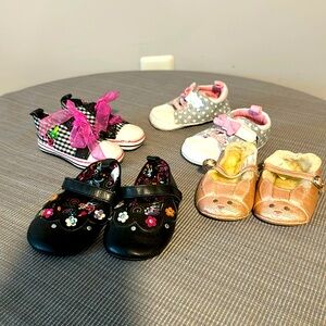 💚5 Bundle 4 baby girl shoes size 0-12 months